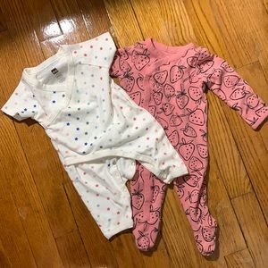 Tea Collection 0-3 month side snap footed romper and short sleeve romper bundle